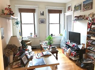 11 Grove St APT 9, Boston, MA 02114