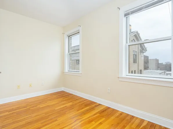 528 47th Street image 10 of 20