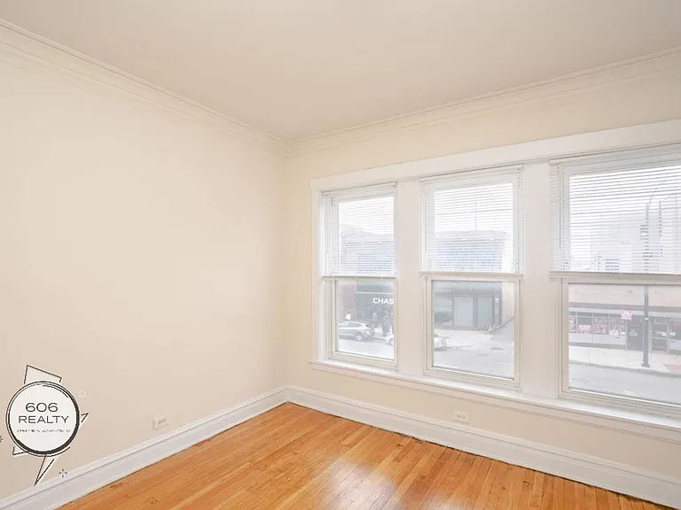Marquette Park Apartment! — Photo 12