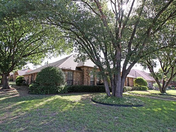 2nd image of 1501 Margate Ln