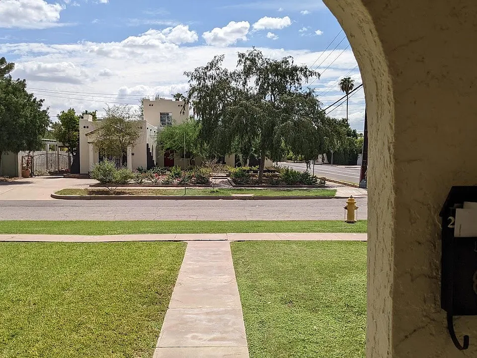 78 W Vernon Ave
