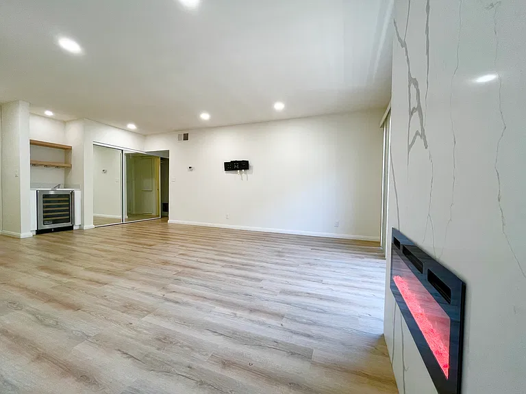 1750 Camino Palmero St #542 — Photo 11