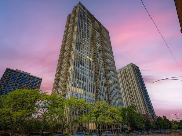 1660 N La Salle St #307, Chicago, IL 60614