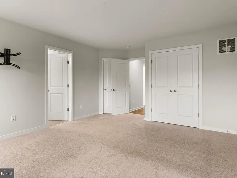 113 Lentz Ln — Photo 6