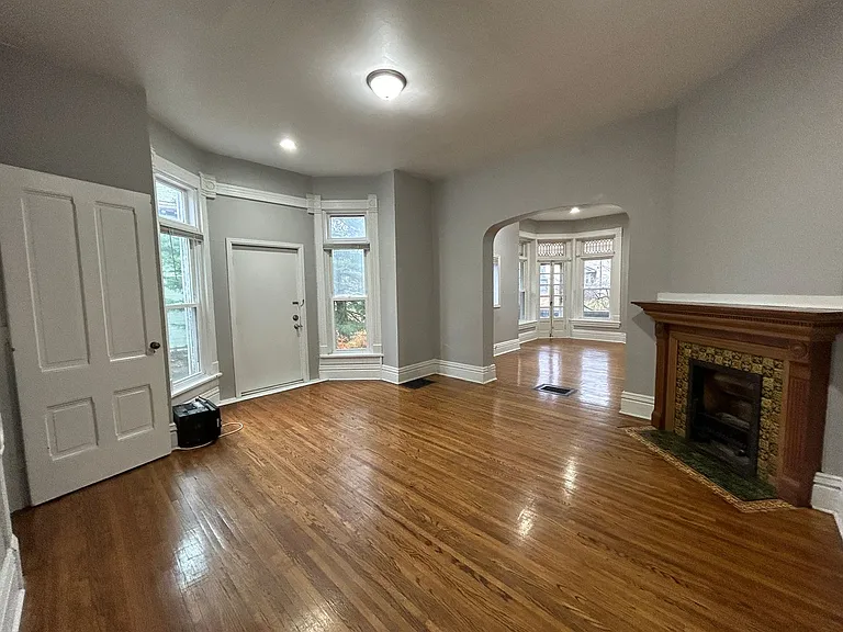 520 W 7th St — Photo 22