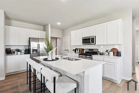 5 bed, $3,800 — Photo 3