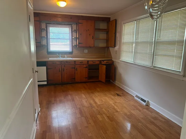 3429 S Alston Ave — Photo 8