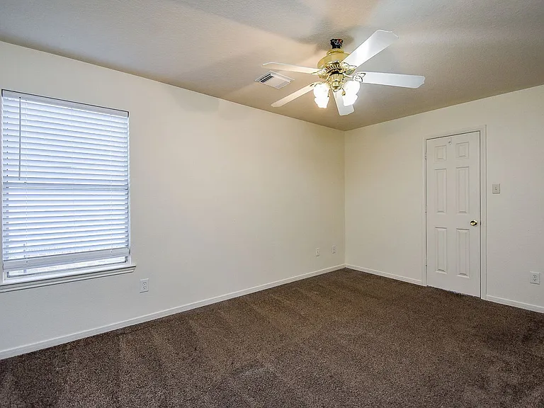 6323 Haddock Ct — Photo 31