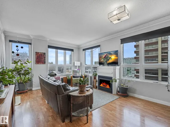 9939 109th St NW #1005, Edmonton, AB T5K 1H6