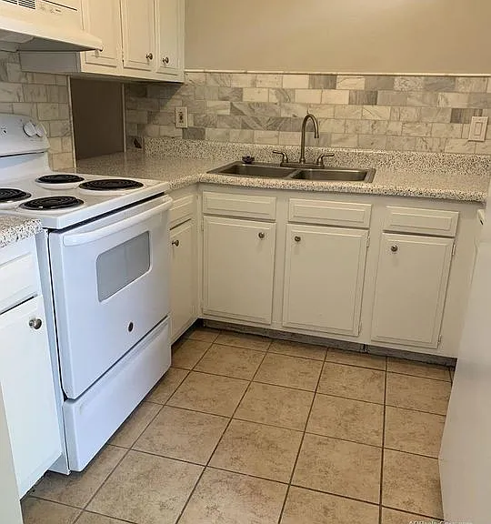 Meadowood Apartments — Photo 2
