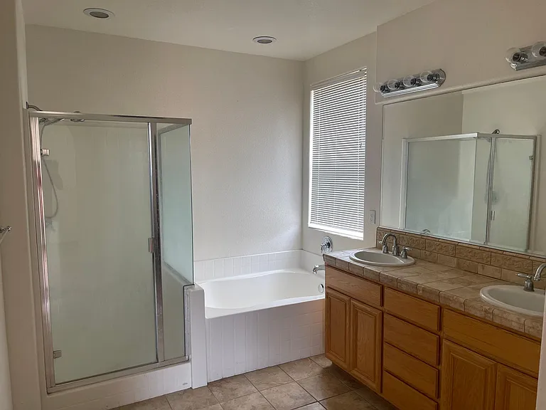 4221 Lasalle Dr — Photo 19