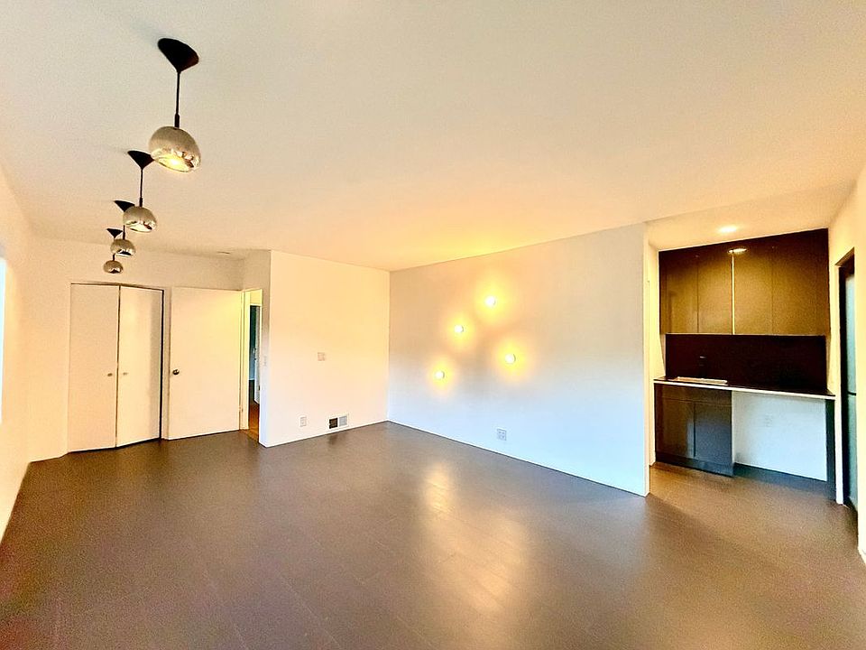 2nd image of 8743 Hollywood Hills Rd