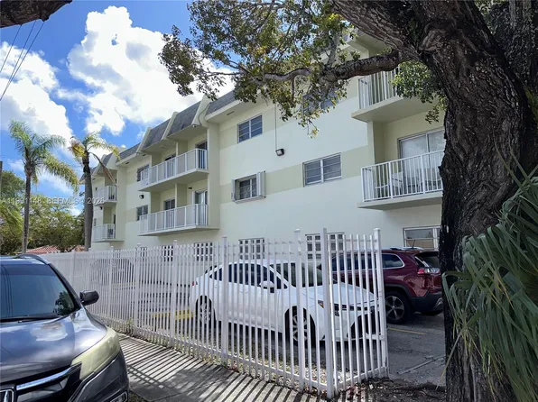 12890 NE 8th Ave APT 107, North Miami, FL 33161