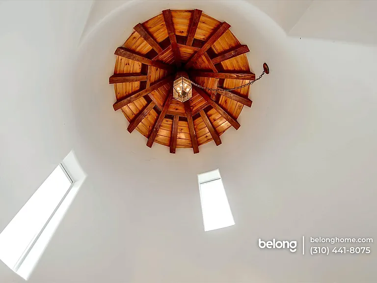 8527 Wonderland Ave — Photo 29