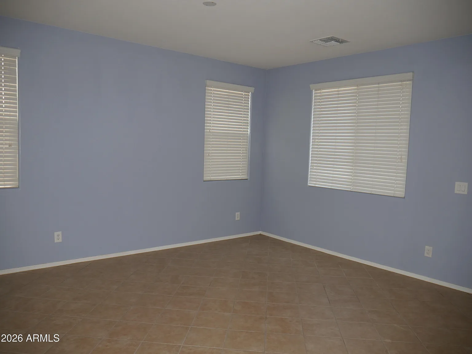 3 bed, 2.5 bath, 1579 sqft, $1,825 — Photo 3