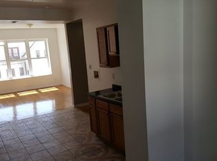 904 W 68th St, Chicago, IL 60621