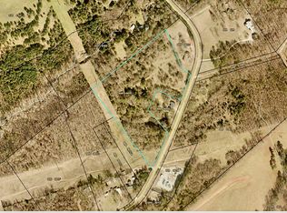 885 W E King Rd, Commerce, GA 30530