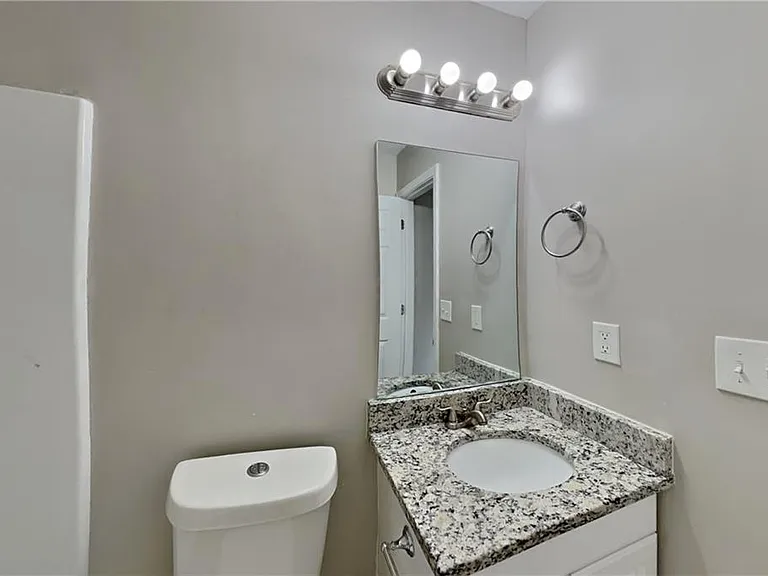 5333 Highpoint Rd — Photo 15