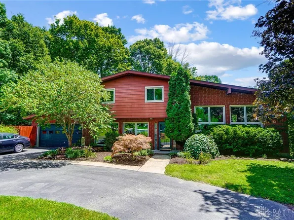 4414 E Greenview Dr, Dayton, OH 45415