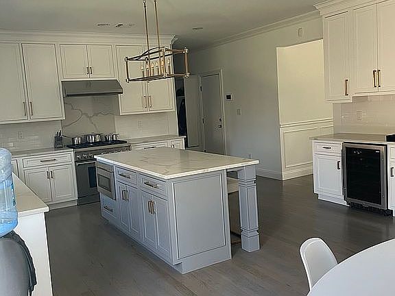 4th image of 80 Orange Dr