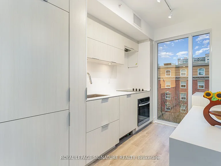 370 Martha St #304 — Photo 10