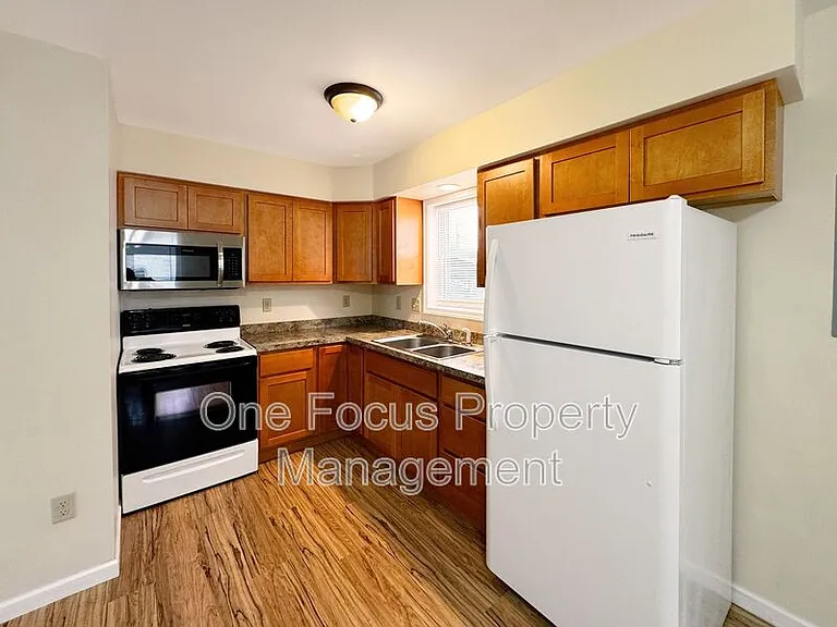 355 E Church St — Photo 2