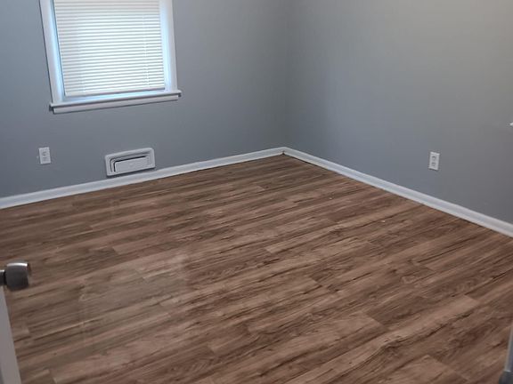 4th image of 2840 Van Brunt Blvd