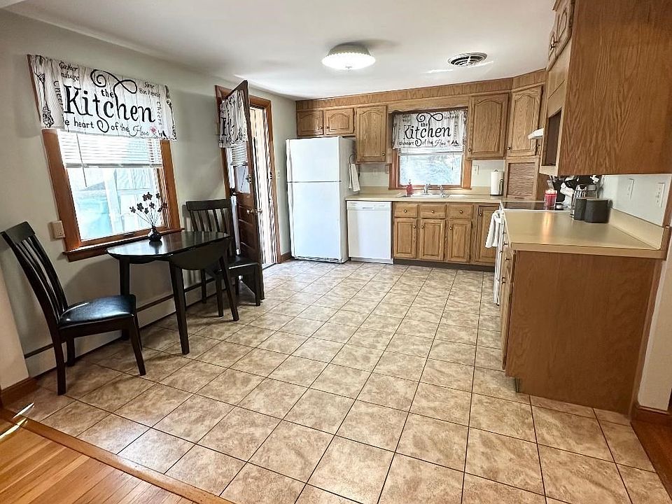 1st image of 15 Cannon Rock Rd