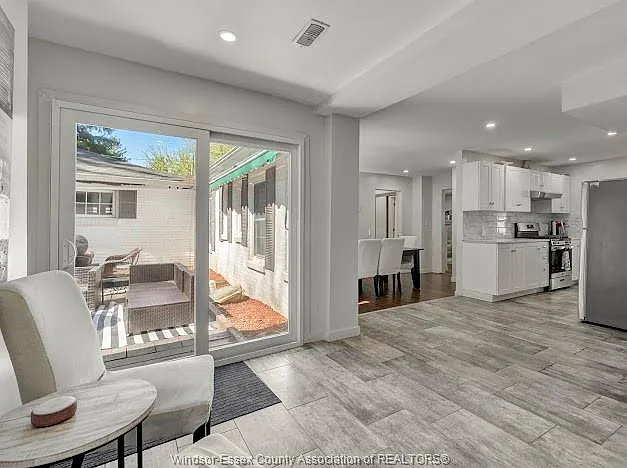 312 Coronado Dr — Photo 17