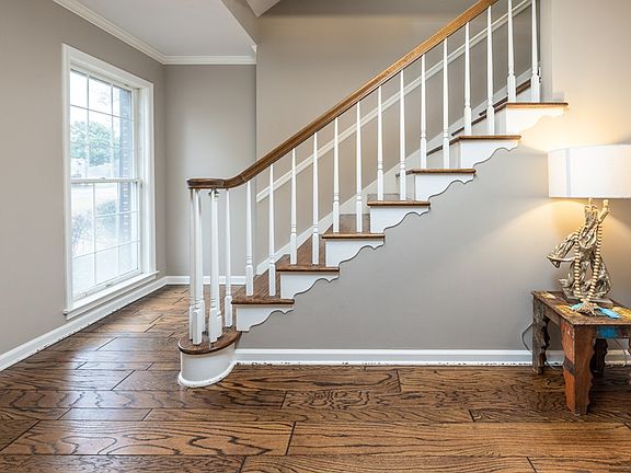 2nd image of 330 Alta Vista Dr