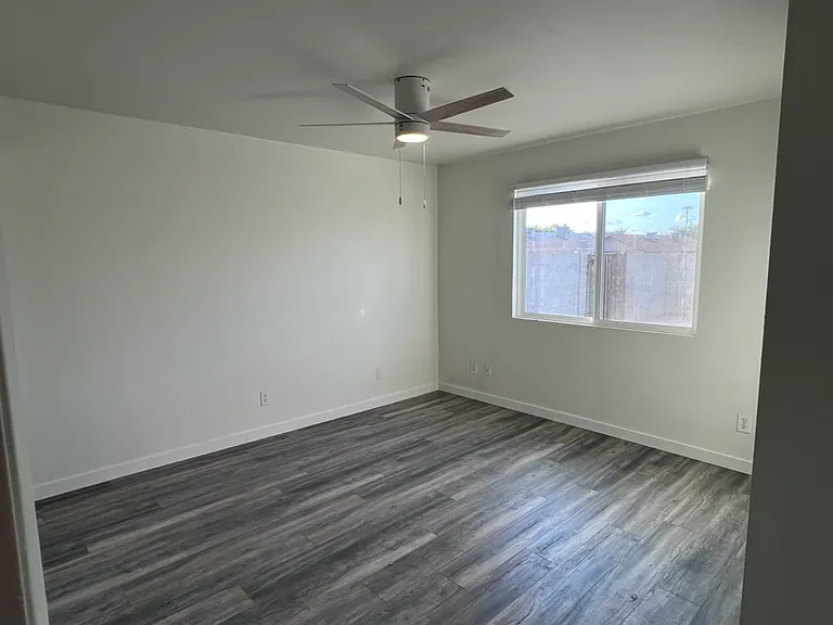1322 E Broadmor Dr — Photo 11