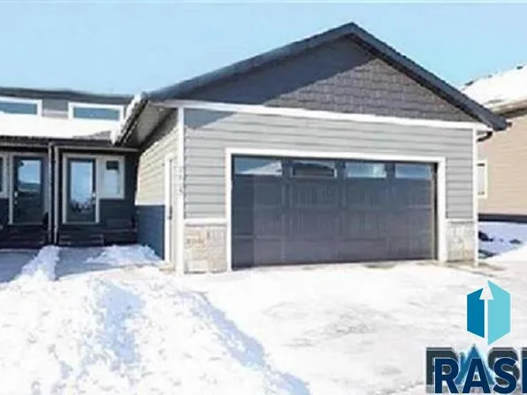 2605 E Sunburst Dr, Brandon, SD 57005