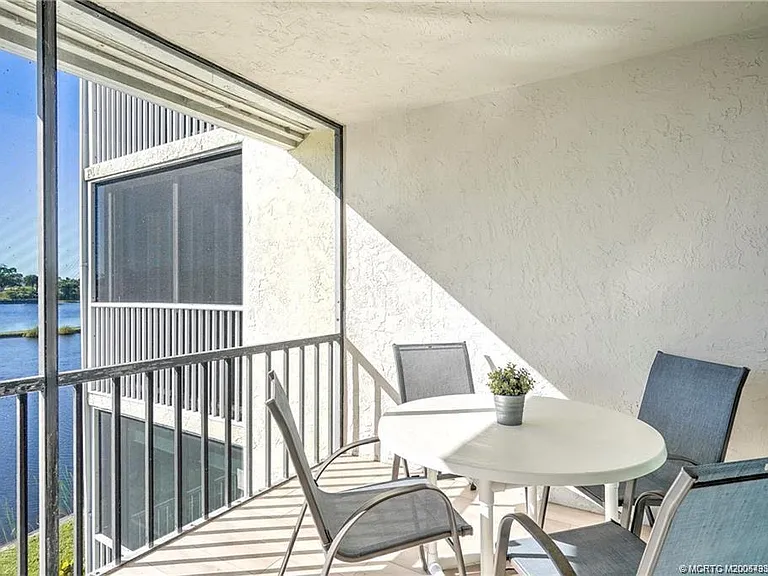 5602 NE Gulfstream Way — Photo 25