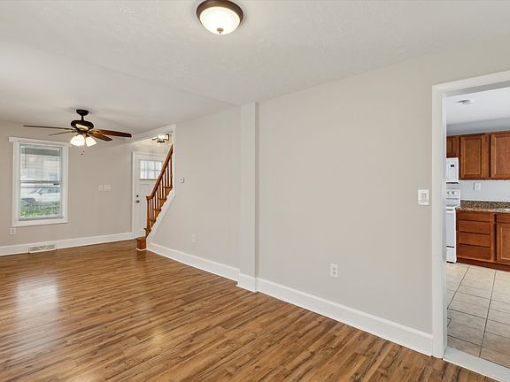 5th image of 844 E Chestnut St