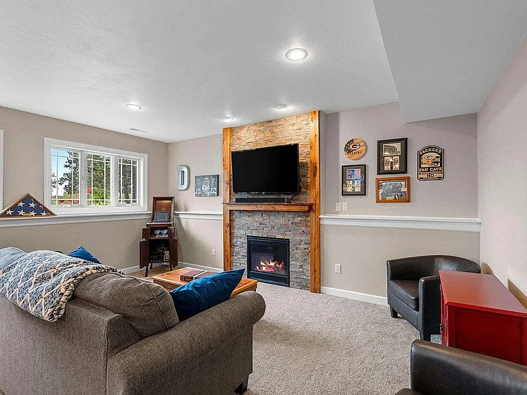 529 Golf Side Ct — Photo 8