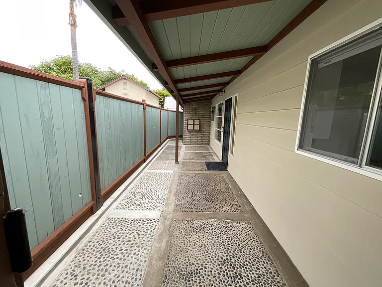 634 Tabor Ln — Photo 24