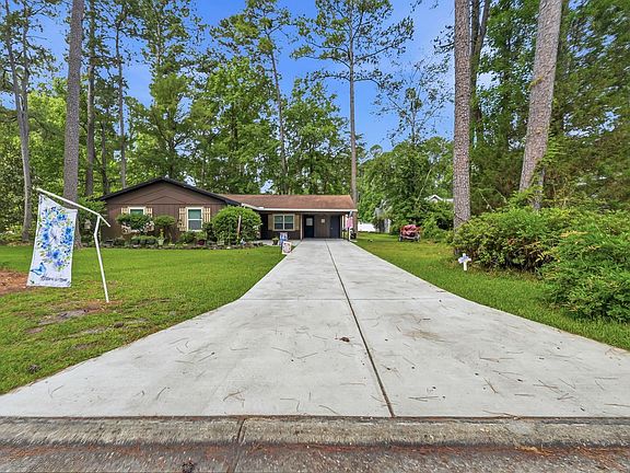 2nd image of 101 Quail Hollow Rd.