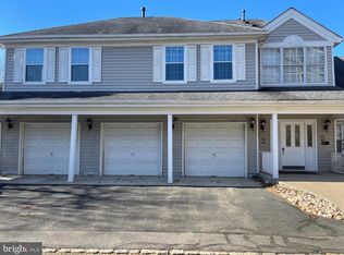 102 Eagles Chase Dr, Lawrence Township, NJ 08648