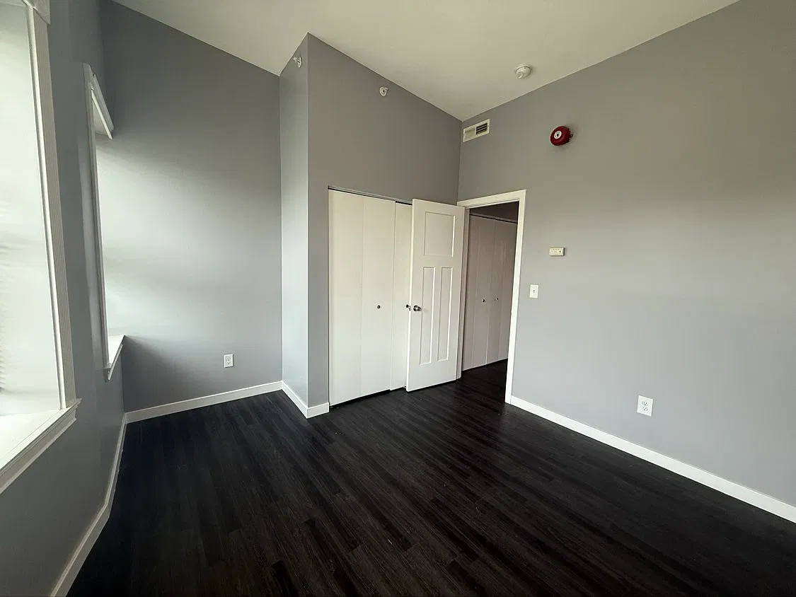 2 bed, 800 sqft, $1,500 — Photo 2