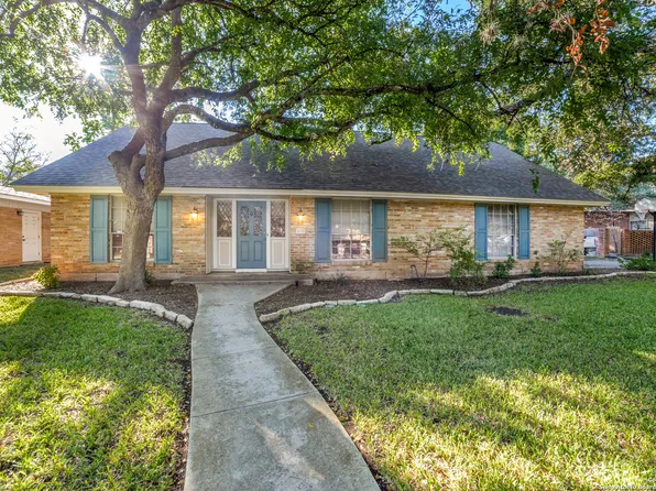 8802 OAK LEDGE DR, San Antonio, TX 78217