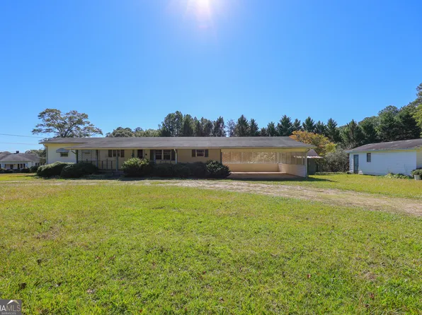 378 Barrett Rd, Bowdon, GA 30108