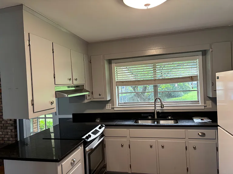 235 Pioneer Trl — Photo 2