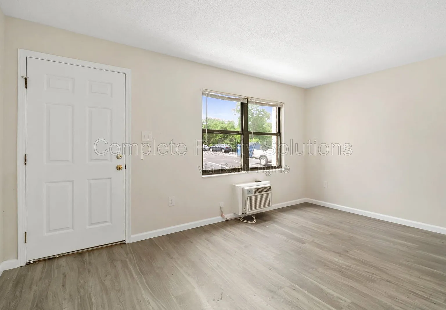 1 bed, 1.0 bath, 500 sqft, $735 — Photo 2