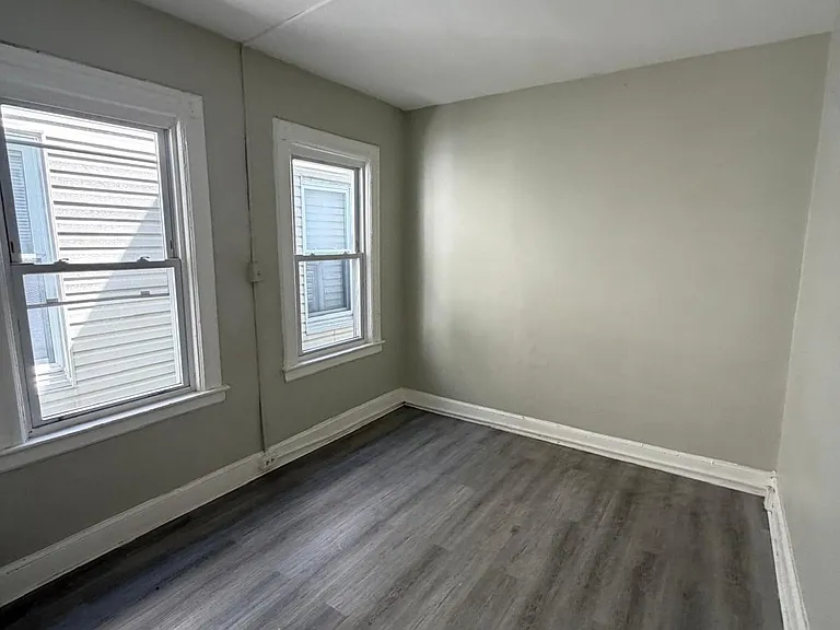 76 Eaton Pl #2 — Photo 5