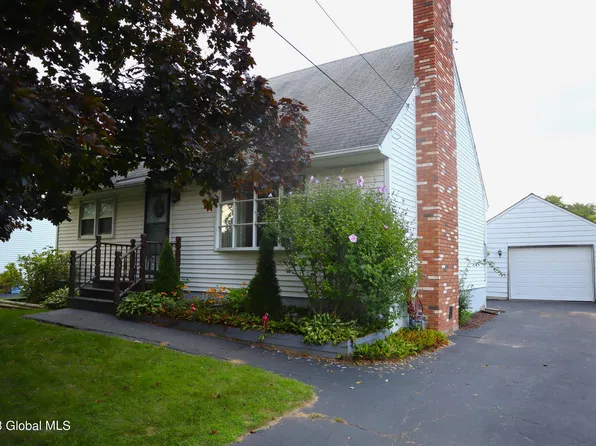 9 Amelia Drive, Schenectady, NY 12309