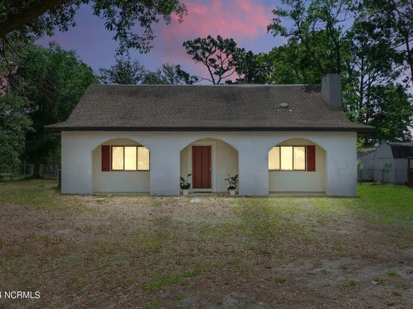 210 NE 62nd St, Oak Island, NC 28465