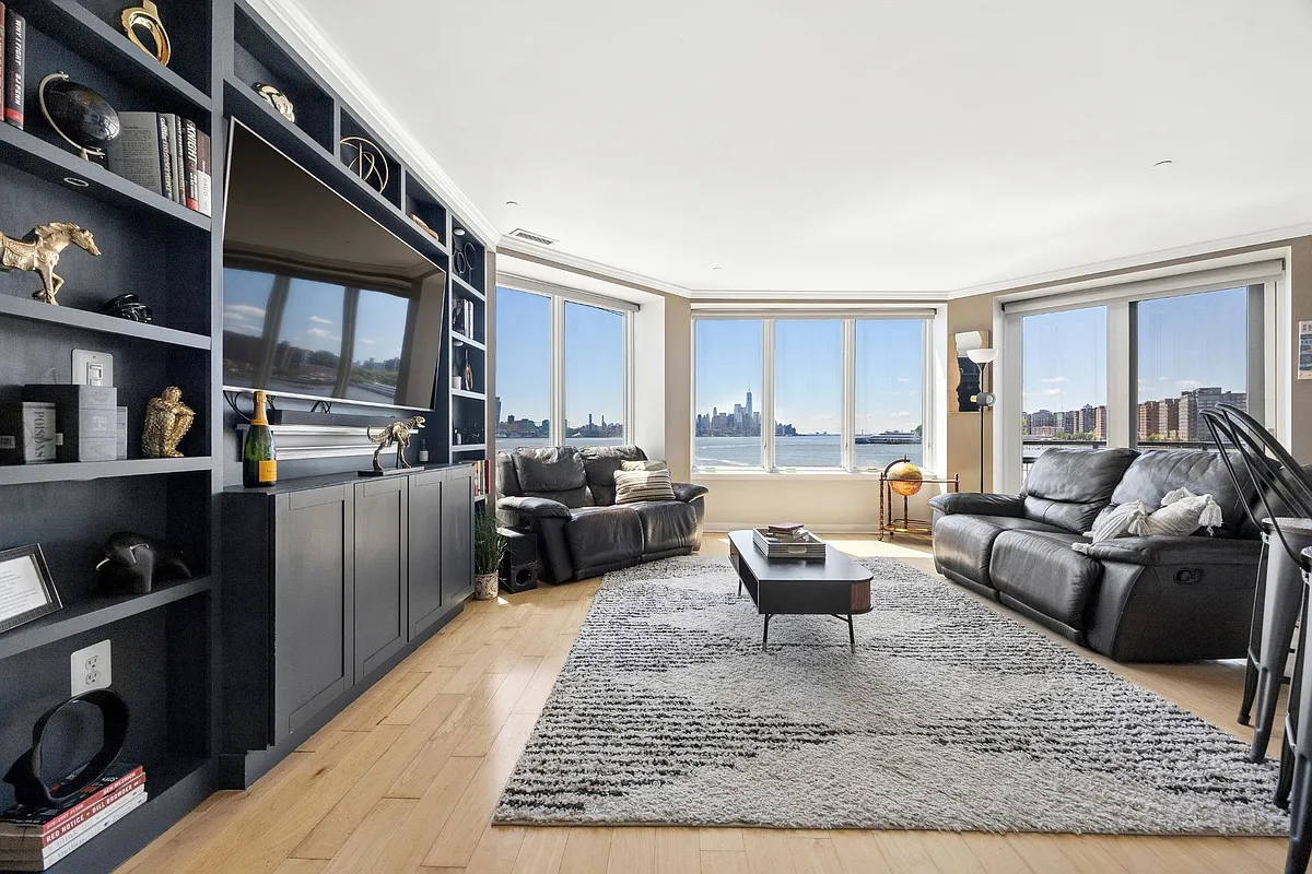 600 Harbor Boulevard 870