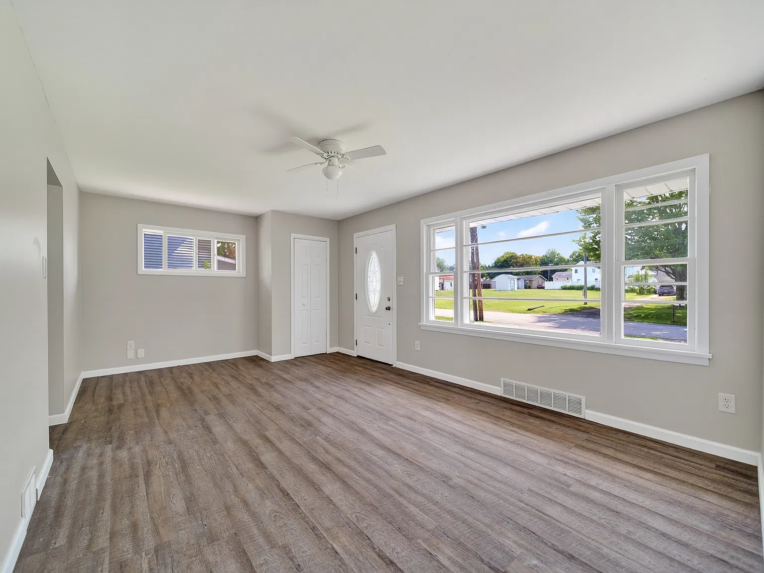 3 bed, 1200 sqft, $1,650 — Photo 4