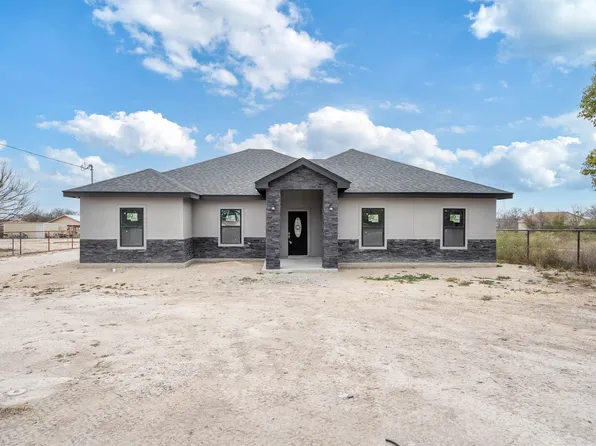 135 Dennis Dr, Del Rio, TX 78840