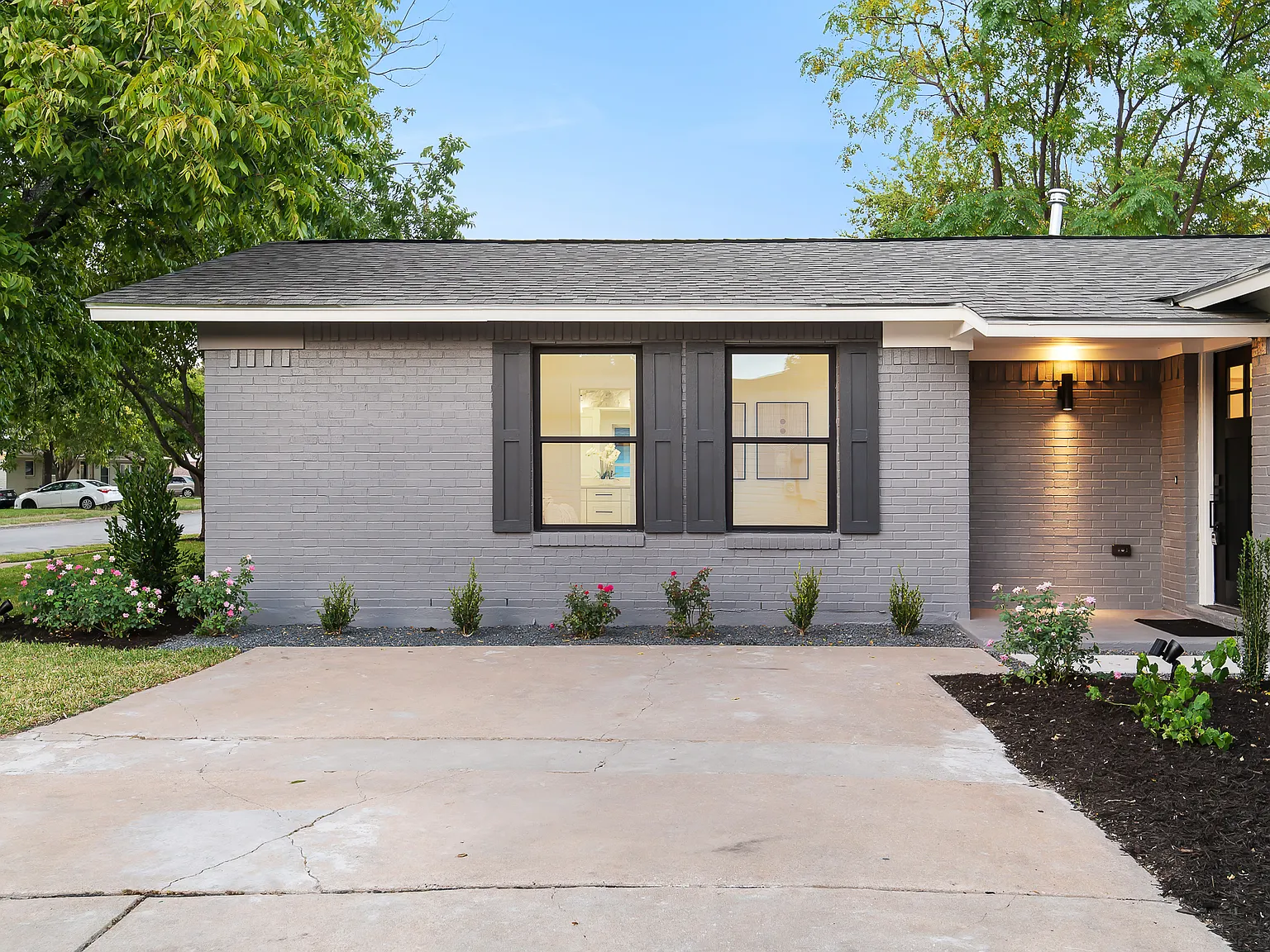 4 bed, 2028 sqft, $4,750 — Photo 2